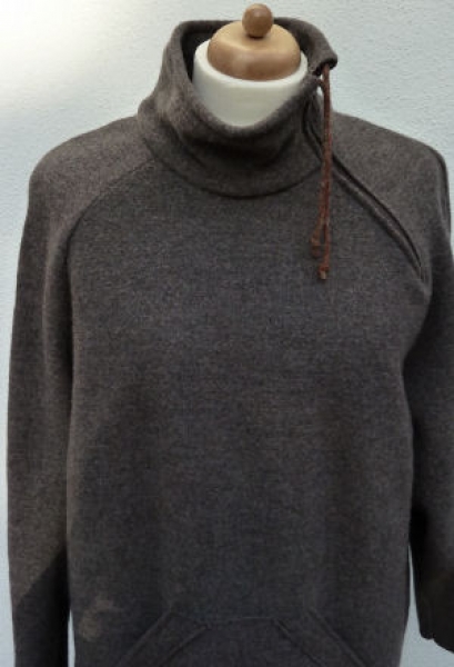 111 b Raglanpulli mit Rollkragen oder Kapuze Gr. 44-54