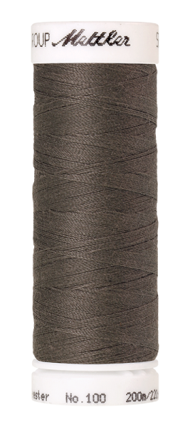 Seralon in Farbe 1239 ist das passende Garn für all deine Näharbeiten. Durch die hohe Reißfestigkeit und beste Laufeigenschaften ist dieses Garn die erste Wahl beim nähen und absteppen